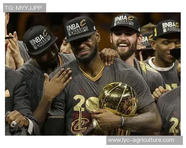 2016年NBA总决赛第五场勇士与骑士的巅峰对决回顾与精彩瞬间分析